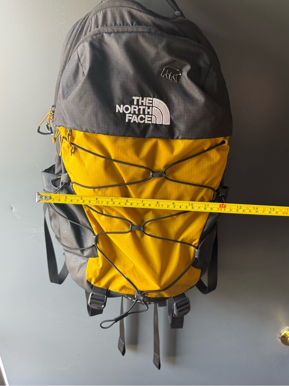 The North Face Two-Tone Yellow and Black Daypack Backpack 31L - Picture 9 of 10